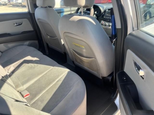 Hyundai Elantra Vehicle Image 15