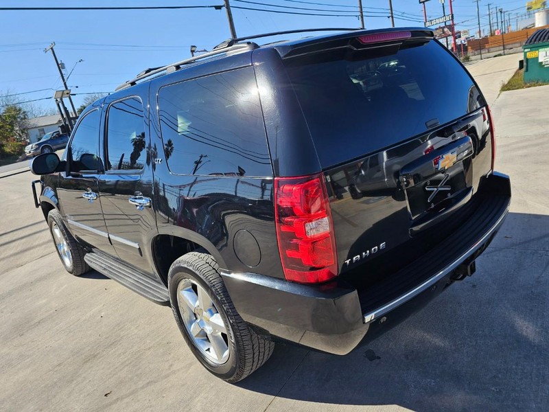 Chevrolet Tahoe Vehicle Image 03