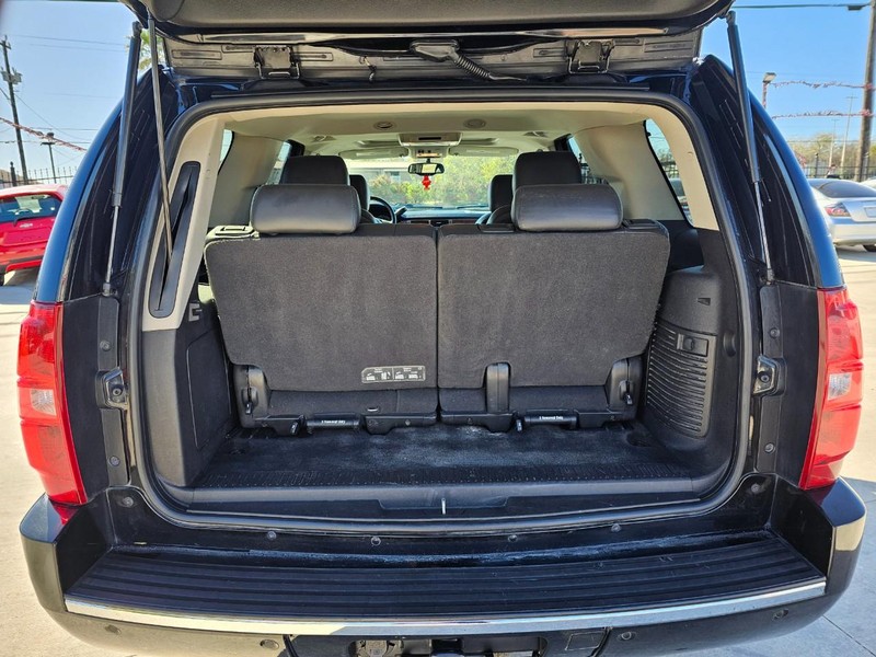Chevrolet Tahoe Vehicle Image 05