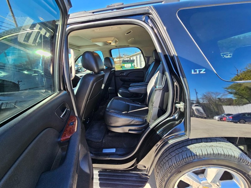 Chevrolet Tahoe Vehicle Image 12