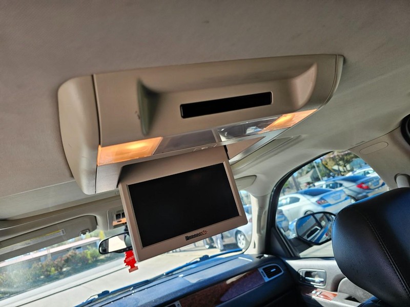 Chevrolet Tahoe Vehicle Image 16