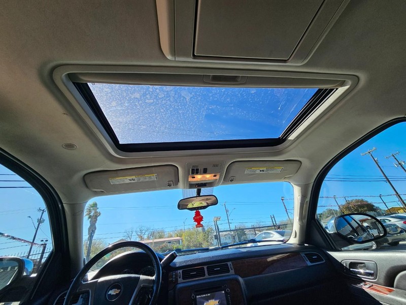 Chevrolet Tahoe Vehicle Image 17