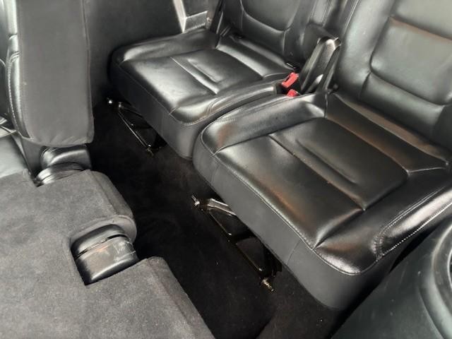 Ford Explorer Vehicle Image 15