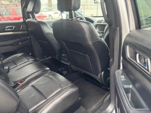 Ford Explorer Vehicle Image 17