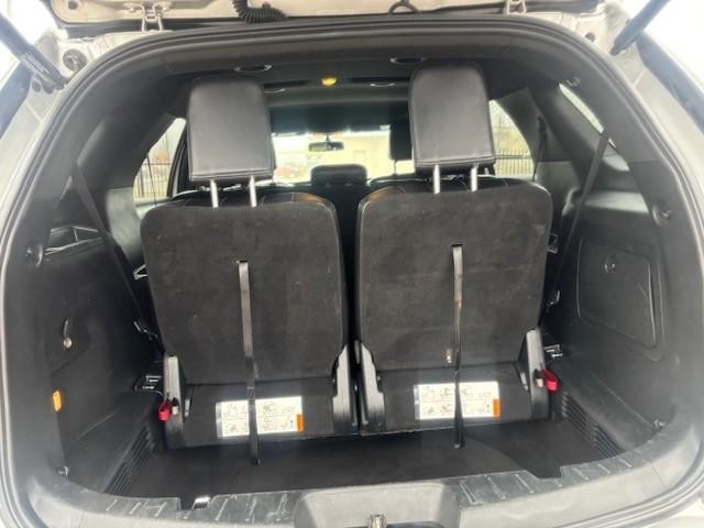 Ford Explorer Vehicle Image 21