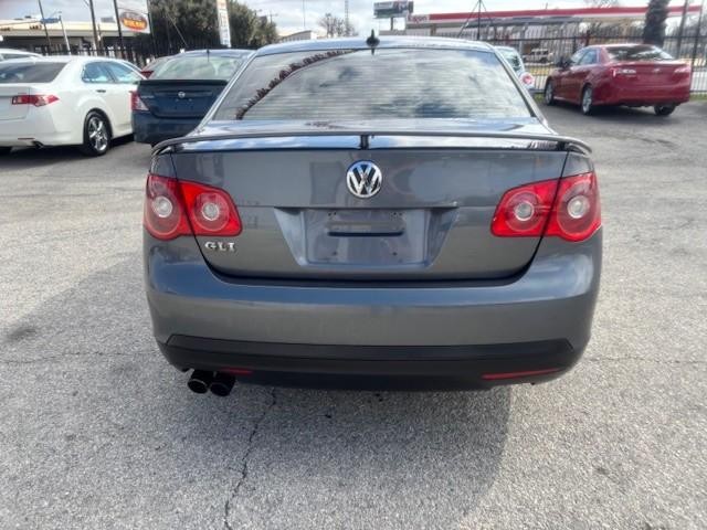 Volkswagen Jetta Sedan Vehicle Full-screen Gallery Image 04