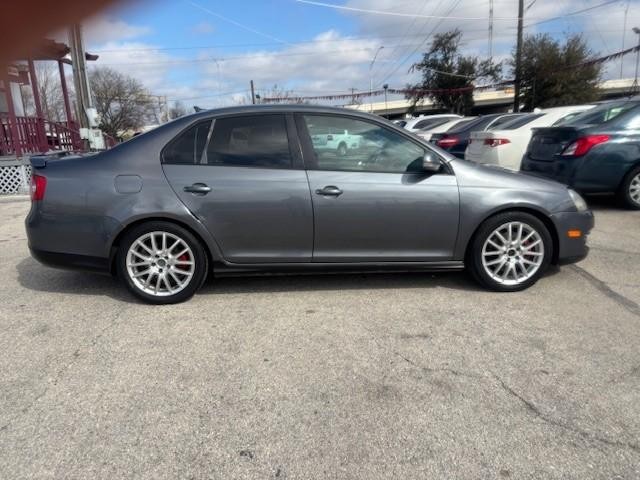 Volkswagen Jetta Sedan Vehicle Full-screen Gallery Image 06