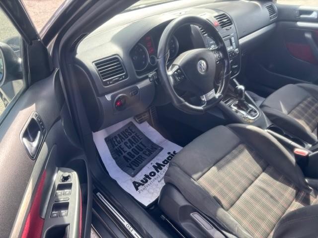 Volkswagen Jetta Sedan Vehicle Full-screen Gallery Image 09