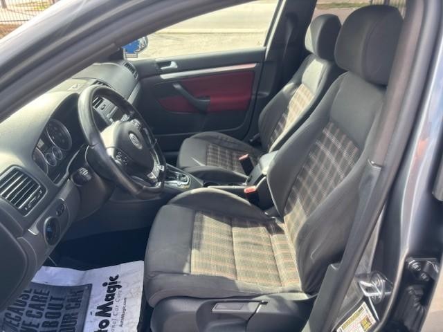 Volkswagen Jetta Sedan Vehicle Full-screen Gallery Image 10