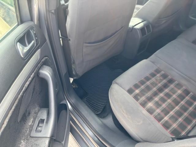 Volkswagen Jetta Sedan Vehicle Full-screen Gallery Image 12