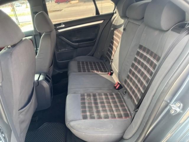 Volkswagen Jetta Sedan Vehicle Full-screen Gallery Image 13