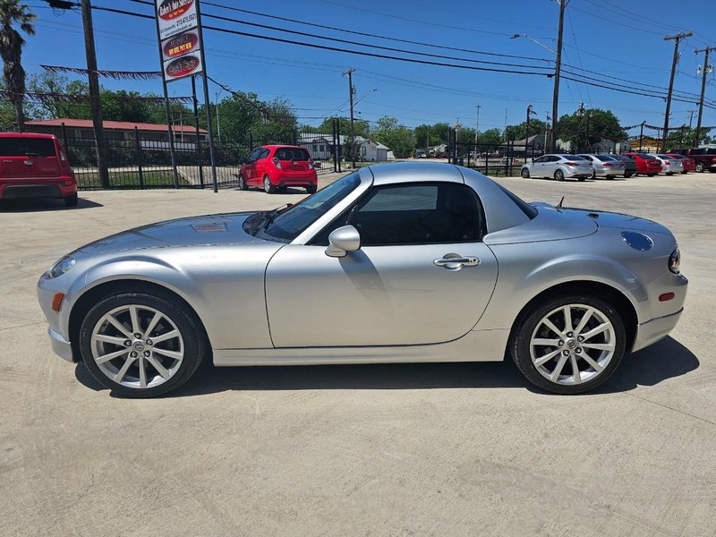 Mazda MX-5 Miata Vehicle Image 02