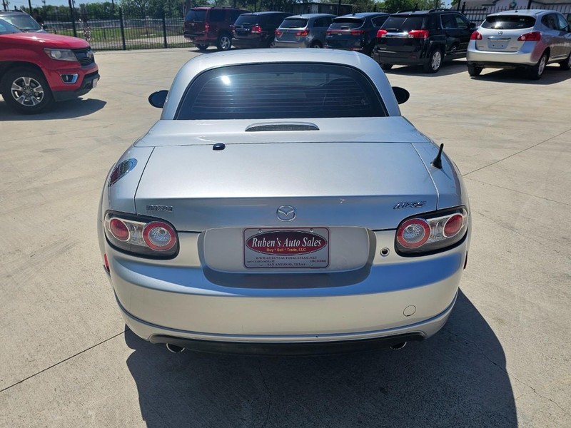 Mazda MX-5 Miata Vehicle Image 04