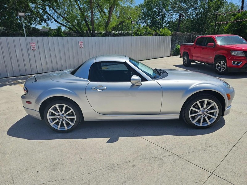 Mazda MX-5 Miata Vehicle Image 08