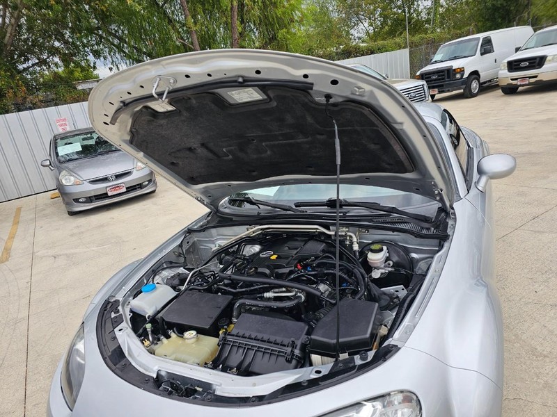 Mazda MX-5 Miata Vehicle Image 12