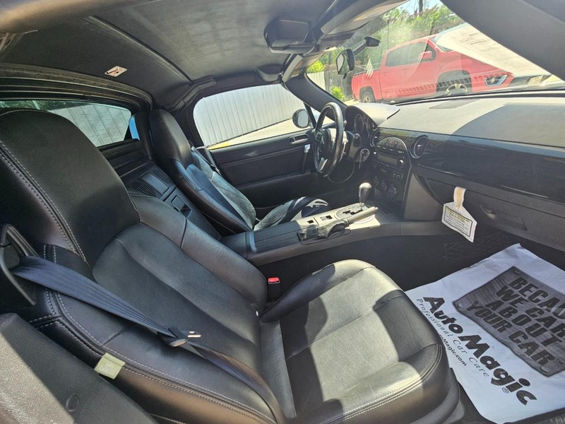 Mazda MX-5 Miata Vehicle Image 17