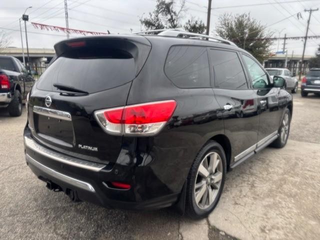 Nissan Pathfinder Vehicle Image 05
