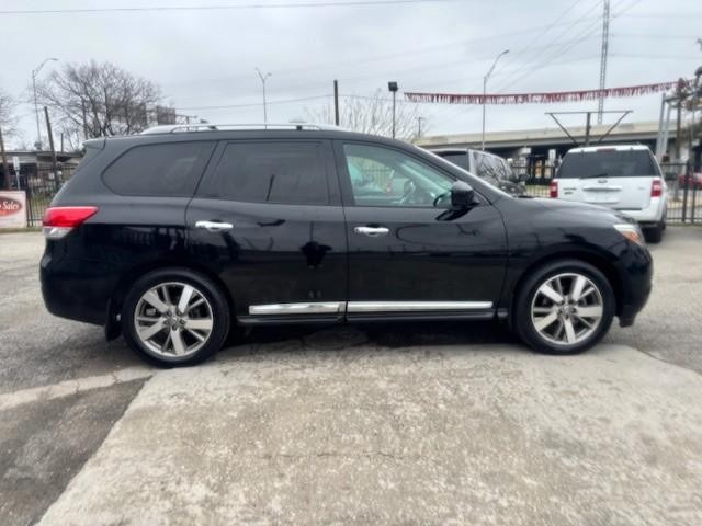Nissan Pathfinder Vehicle Image 06