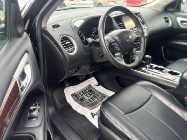 Nissan Pathfinder Vehicle Image 10
