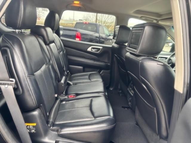 Nissan Pathfinder Vehicle Image 18