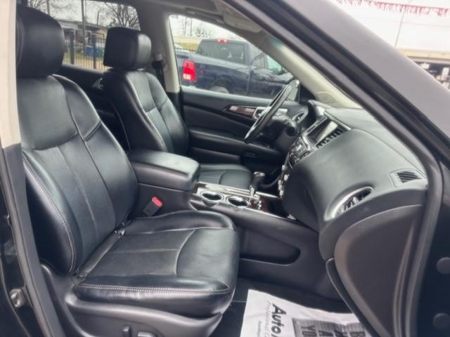 Nissan Pathfinder Vehicle Image 20