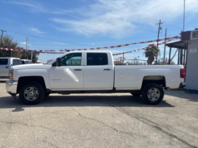 Chevrolet Silverado 2500HD Built After Aug 14 Vehicle Image 02