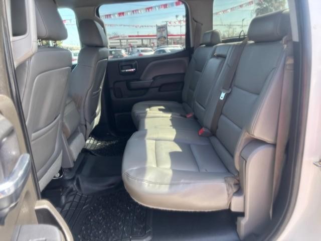 Chevrolet Silverado 2500HD Built After Aug 14 Vehicle Image 14