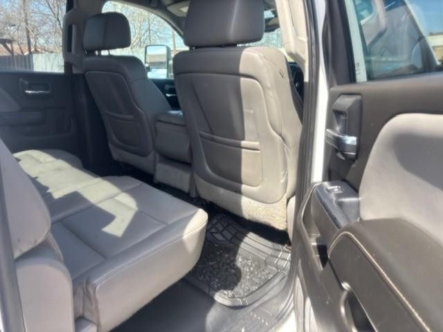 Chevrolet Silverado 2500HD Built After Aug 14 Vehicle Image 15