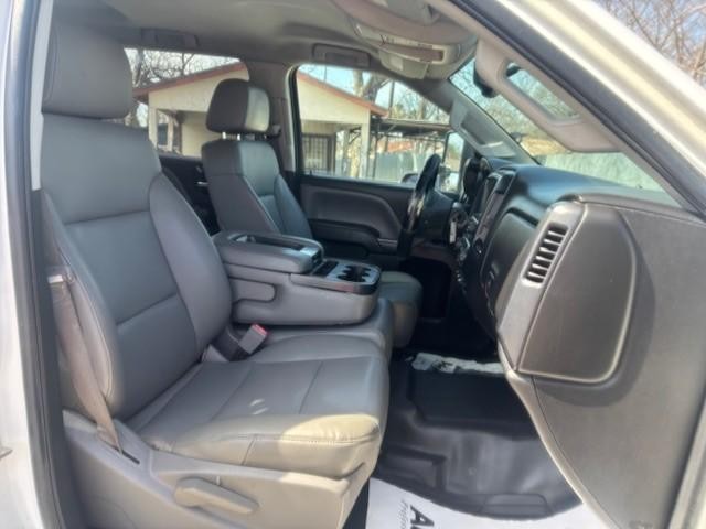 Chevrolet Silverado 2500HD Built After Aug 14 Vehicle Image 18