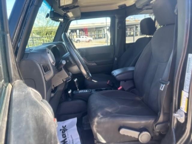 Jeep Wrangler Unlimited Vehicle Image 11