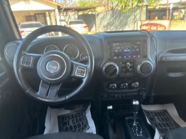 Jeep Wrangler Unlimited Vehicle Image 12