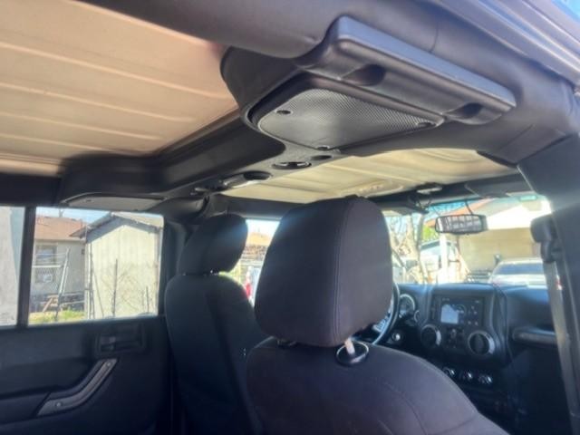 Jeep Wrangler Unlimited Vehicle Image 18