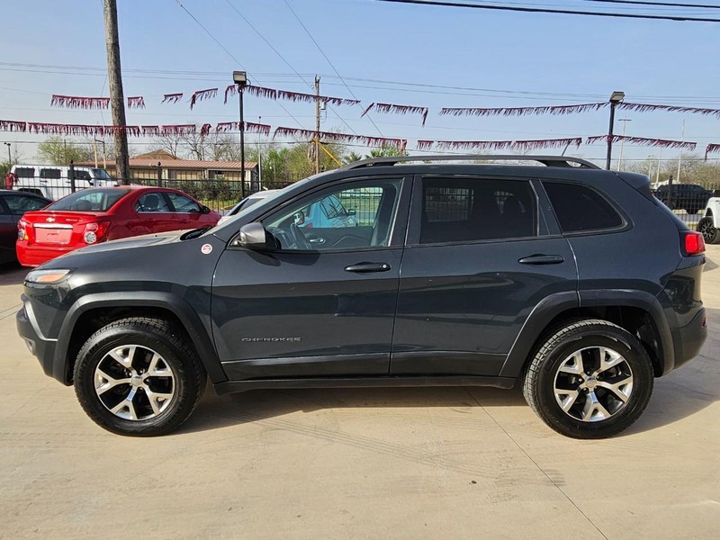 Jeep Cherokee Vehicle Image 02