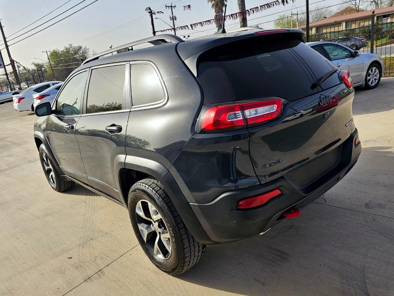 Jeep Cherokee Vehicle Image 03