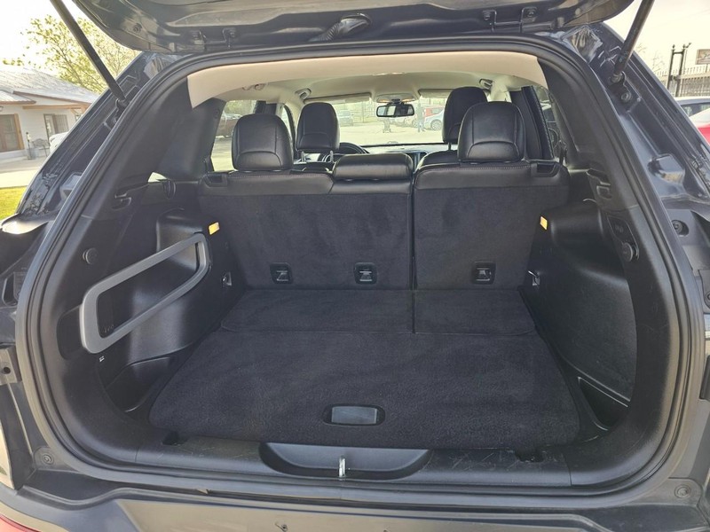 Jeep Cherokee Vehicle Image 06