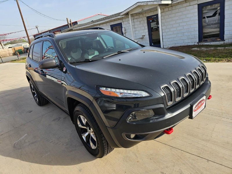 Jeep Cherokee Vehicle Image 09