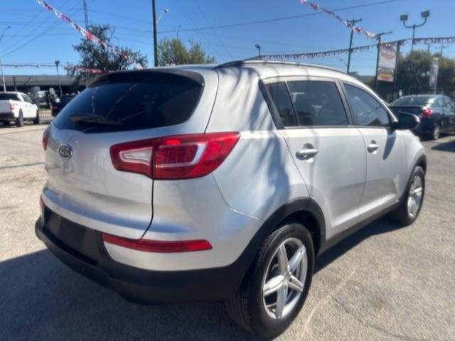 Kia Sportage Vehicle Image 05