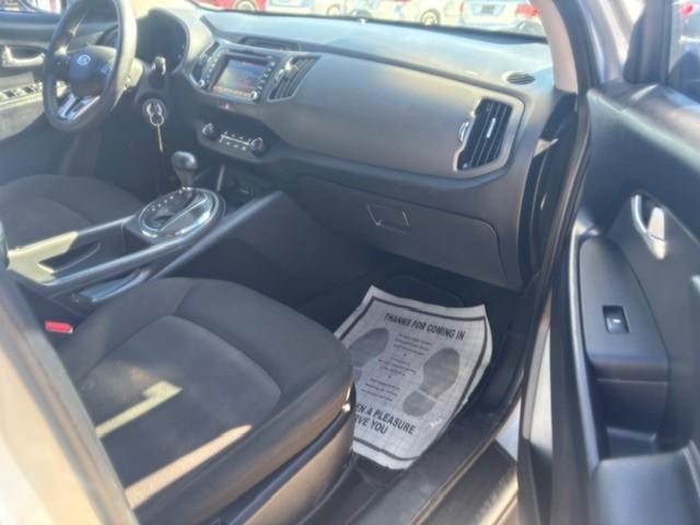 Kia Sportage Vehicle Image 17