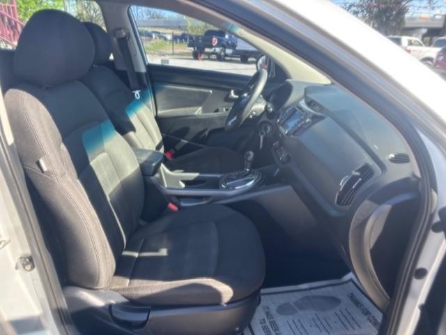 Kia Sportage Vehicle Image 18