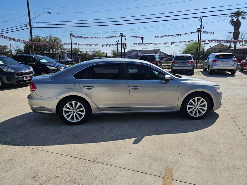 Volkswagen Passat Vehicle Image 04