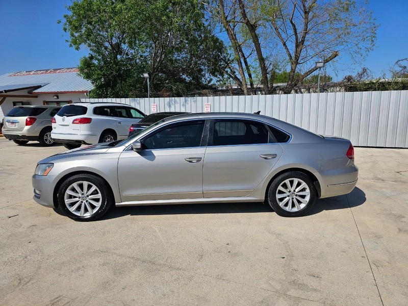 Volkswagen Passat Vehicle Image 07