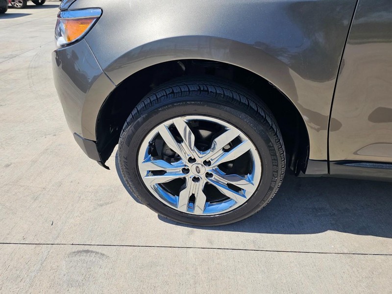 Ford Edge Vehicle Image 10