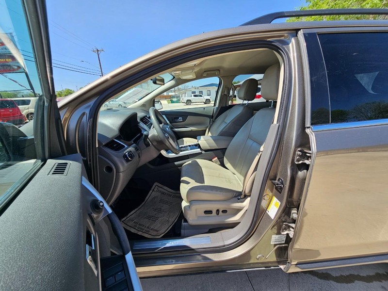 Ford Edge Vehicle Image 11