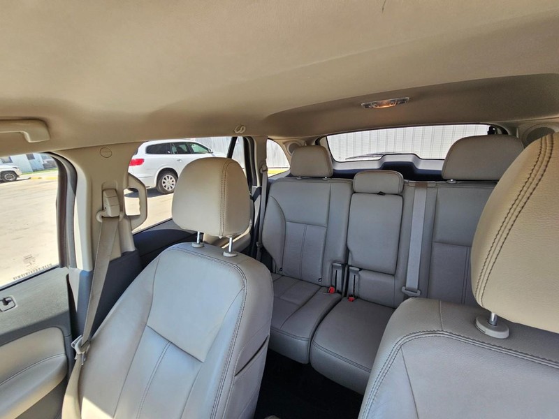 Ford Edge Vehicle Image 15