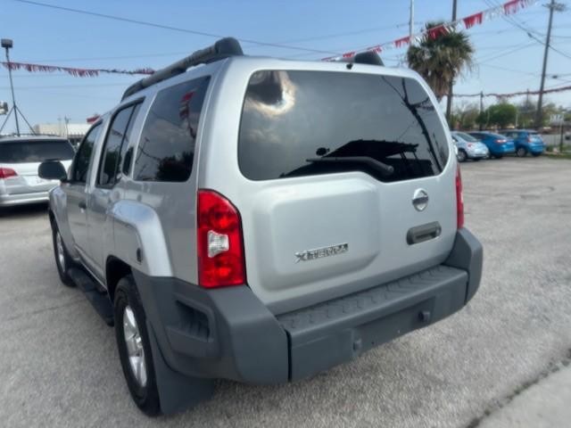 Nissan Xterra Vehicle Full-screen Gallery Image 03