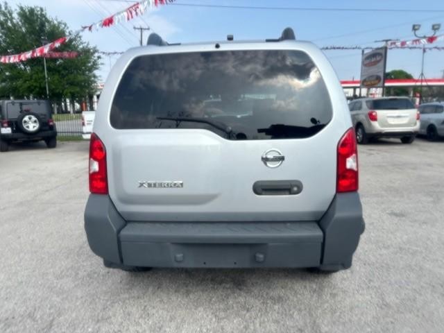Nissan Xterra Vehicle Full-screen Gallery Image 04