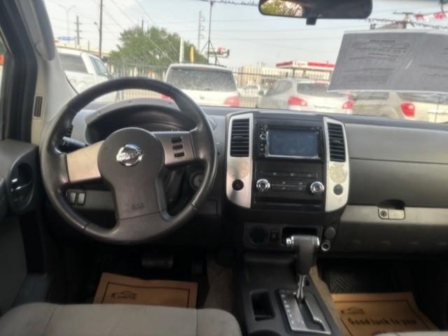 Nissan Xterra Vehicle Image 12
