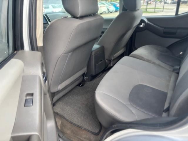Nissan Xterra Vehicle Image 13