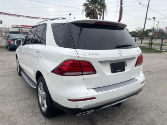 Mercedes-Benz GLE Vehicle Image 03