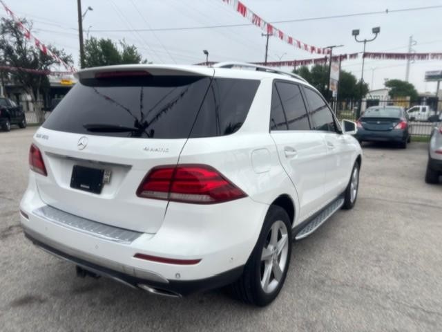 Mercedes-Benz GLE Vehicle Image 05